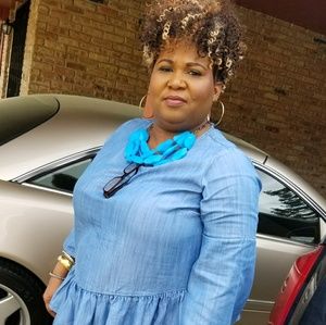 Meet your Posher, Monique